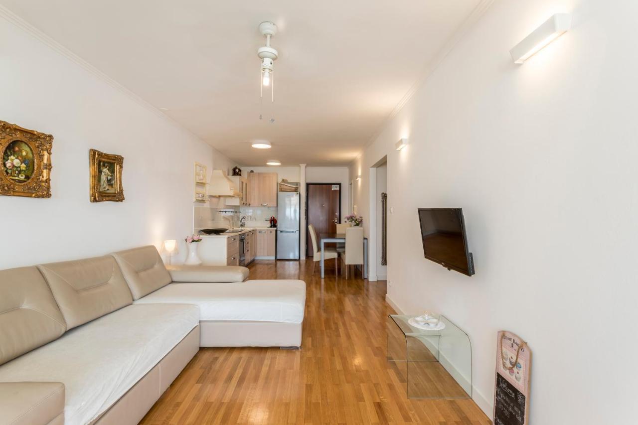 Velebis Superior Apartment - Luxurious One-Room Apartment With Jacuzzi - Prestigious Location By The Sea In The New City Center Of Znjan - Panoramic View Of The Sea And Islands - Free Garage Parking - Buralux Properties Сплит Екстериор снимка
