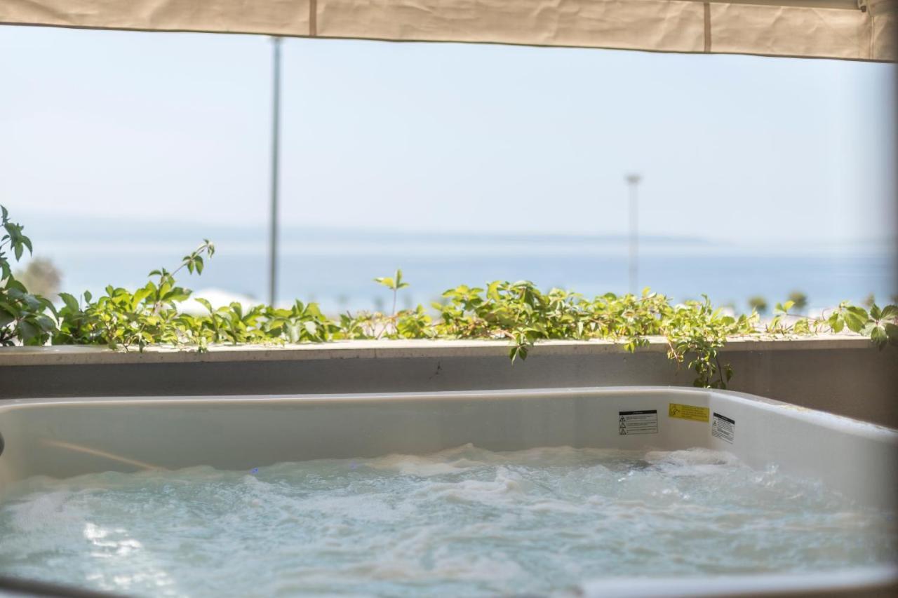 Velebis Superior Apartment - Luxurious One-Room Apartment With Jacuzzi - Prestigious Location By The Sea In The New City Center Of Znjan - Panoramic View Of The Sea And Islands - Free Garage Parking - Buralux Properties Сплит Екстериор снимка