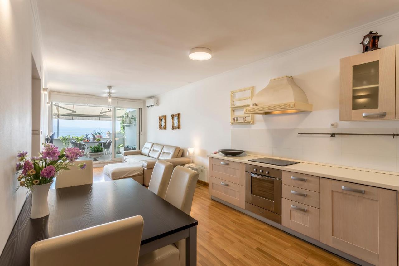 Velebis Superior Apartment - Luxurious One-Room Apartment With Jacuzzi - Prestigious Location By The Sea In The New City Center Of Znjan - Panoramic View Of The Sea And Islands - Free Garage Parking - Buralux Properties Сплит Екстериор снимка